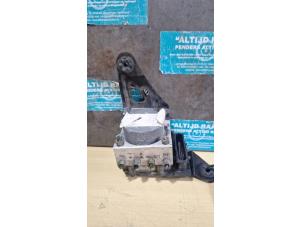 Gebruikte ABS Pomp Renault Scénic II (JM) 1.5 dCi 85 Prijs op aanvraag aangeboden door Carparts International