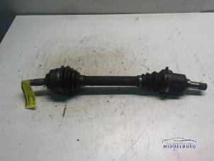 Gebruikte Aandrijfas links-voor Citroen Berlingo 1.6 Hdi 75 16V Phase 1 Prijs € 12,00 Margeregeling aangeboden door Autodemontagebedrijf Middelburg B.V