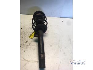 Gebruikte Mac Phersonpoot rechts-voor BMW 3 serie (E46/4) 320d 16V Prijs € 29,00 Margeregeling aangeboden door Autodemontagebedrijf Middelburg B.V