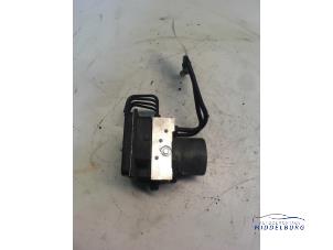 Gebruikte ABS Pomp Audi A4 Avant Quattro (B7) 3.0 TDI V6 24V Prijs € 58,00 Margeregeling aangeboden door Autodemontagebedrijf Middelburg B.V
