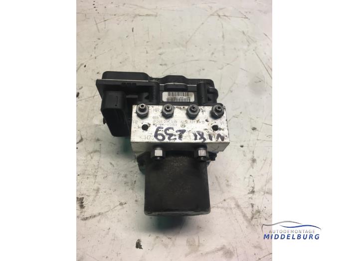Gebruikte ABS Pomp Mercedes E (W212) E-220 CDI 16V BlueEfficiency Prijs € 63,00 Margeregeling aangeboden door Autodemontagebedrijf Middelburg B.V