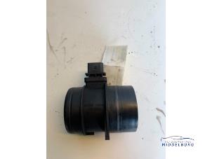 Gebruikte Luchtmassameter Volkswagen Passat Variant (3C5) 2.0 TDI 16V 140 Prijs € 8,50 Margeregeling aangeboden door Autodemontagebedrijf Middelburg B.V