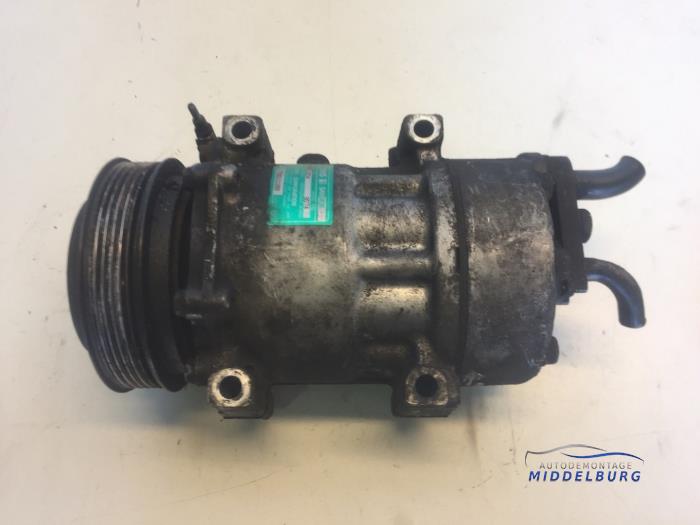 Gebruikte Aircopomp Renault Espace (JE) 2.0i 16V Prijs € 14,00 Margeregeling aangeboden door Autodemontagebedrijf Middelburg B.V