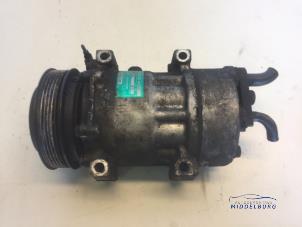 Gebruikte Aircopomp Renault Espace (JE) 2.0i 16V Prijs € 14,00 Margeregeling aangeboden door Autodemontagebedrijf Middelburg B.V