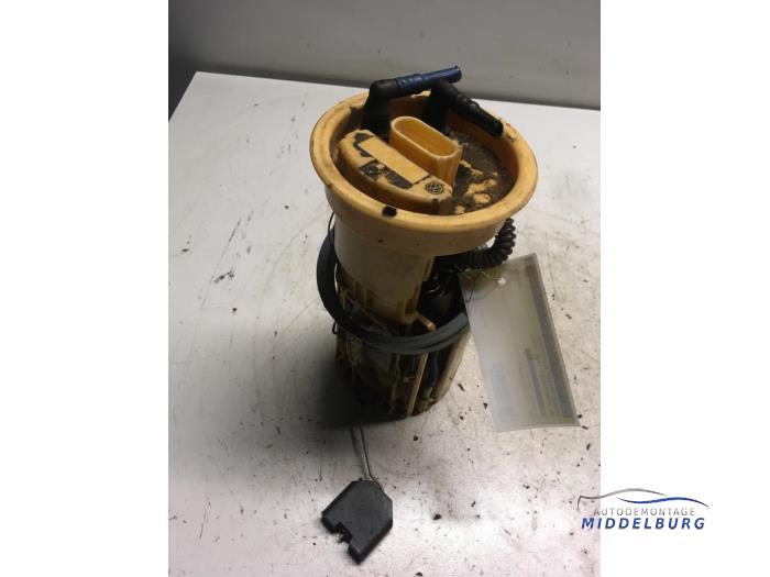 Gebruikte Tank element Pomp Volkswagen Multivan T5 (7E/7HC/7HF/7HM) 2.5 Tdi Prijs € 24,00 Margeregeling aangeboden door Autodemontagebedrijf Middelburg B.V