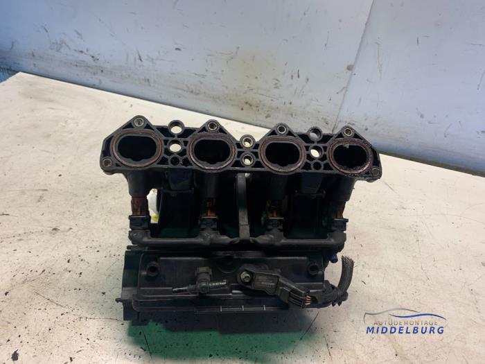 Inlaatspruitstuk van een Peugeot 307 (3A/C/D) 1.6 16V 2002