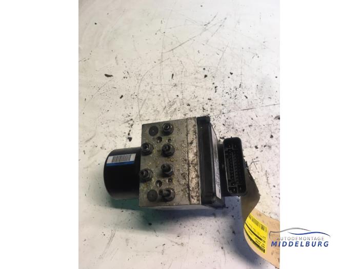 Gebruikte ABS Pomp Volkswagen Passat Variant (3C5) 1.9 TDI Prijs € 26,00 Margeregeling aangeboden door Autodemontagebedrijf Middelburg B.V