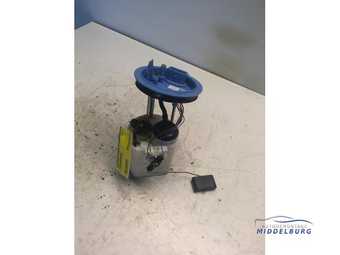 Gebruikte Tank element Pomp Volkswagen Golf VII (AUA) 1.0 TSI 12V BlueMotion Prijs € 34,00 Margeregeling aangeboden door Autodemontagebedrijf Middelburg B.V