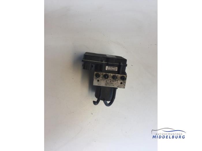 Gebruikte ABS Pomp Audi A4 Avant (B7) 2.0 TDI 16V Prijs € 23,00 Margeregeling aangeboden door Autodemontagebedrijf Middelburg B.V