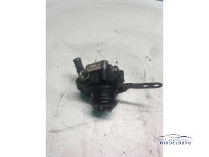 Gebruikte Pomp Servo Ford Mondeo III 2.0 TDCi 130 16V Prijs € 29,00 Margeregeling aangeboden door Autodemontagebedrijf Middelburg B.V