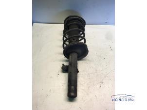 Gebruikte Schokbreker rechts-voor Peugeot 206 (2A/C/H/J/S) 1.6 XS,XT Prijs € 24,00 Margeregeling aangeboden door Autodemontagebedrijf Middelburg B.V