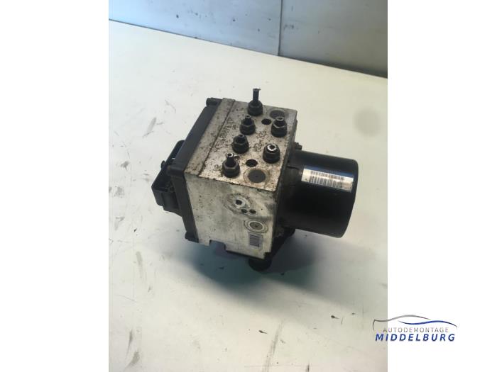 Gebruikte ABS Pomp Volkswagen Passat Variant (3C5) 2.0 TDI 16V Bluemotion Prijs € 44,00 Margeregeling aangeboden door Autodemontagebedrijf Middelburg B.V