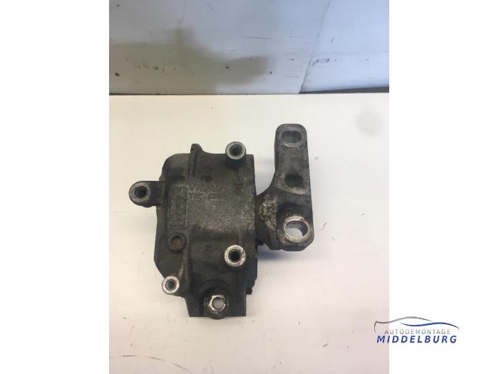 Gebruikte Motorsteun Volkswagen Passat Variant (3C5) 2.0 TDI 16V Bluemotion Prijs € 11,00 Margeregeling aangeboden door Autodemontagebedrijf Middelburg B.V