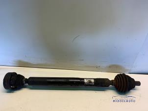 Gebruikte Aandrijfas rechts-voor Volkswagen Touran (1T1/T2) 1.6 FSI 16V Prijs € 26,00 Margeregeling aangeboden door Autodemontagebedrijf Middelburg B.V