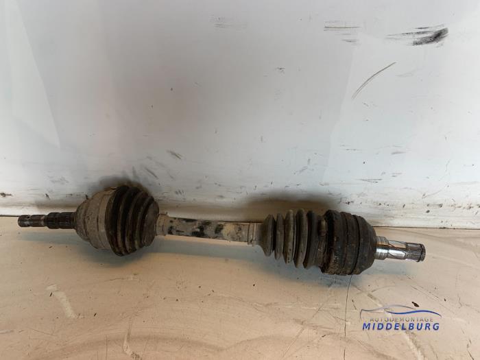 Gebruikte Steekas links-voor Opel Astra G Caravan (F35) 2.0 16V Prijs € 14,00 Margeregeling aangeboden door Autodemontagebedrijf Middelburg B.V