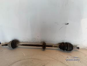 Gebruikte Steekas rechts-voor Opel Astra G Caravan (F35) 2.0 16V Prijs € 29,00 Margeregeling aangeboden door Autodemontagebedrijf Middelburg B.V