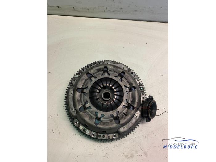Gebruikte Dubbele massa vliegwiel Nissan Primera (P12) 2.2 dCi 16V Prijs € 184,00 Margeregeling aangeboden door Autodemontagebedrijf Middelburg B.V