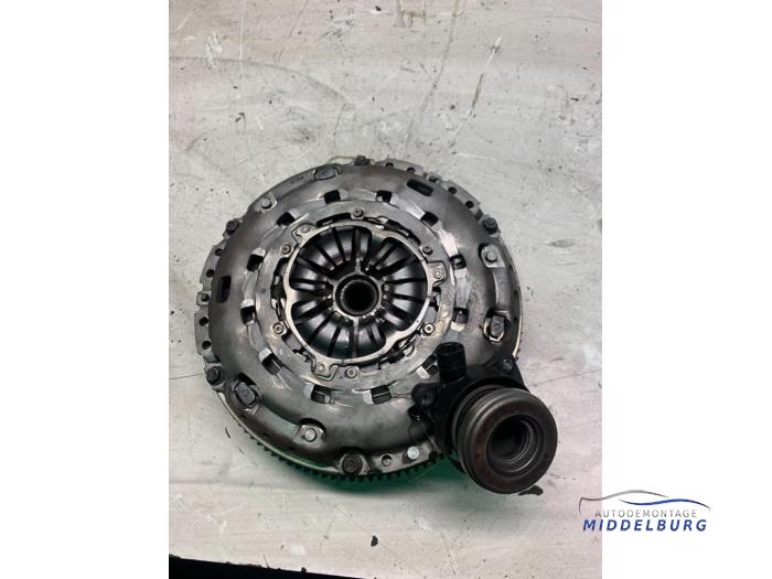 Gebruikte Vliegwiel dubbele massa Ford Transit 2.2 TDCi 16V Prijs € 100,00 Margeregeling aangeboden door Autodemontagebedrijf Middelburg B.V