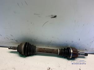 Gebruikte Homokineetas links-voor Citroen Berlingo 1.6 HDI 16V 75 Prijs € 16,00 Margeregeling aangeboden door Autodemontagebedrijf Middelburg B.V