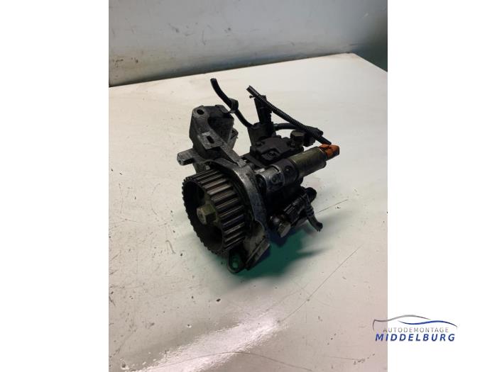 Gebruikte Brandstofpomp Mechanisch Ford Fiesta 5 (JD/JH) 1.4 TDCi Prijs € 74,00 Margeregeling aangeboden door Autodemontagebedrijf Middelburg B.V