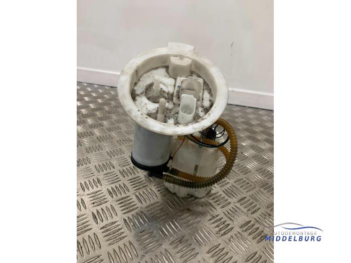 Gebruikte Tank element Pomp BMW 1 serie (F21) 114i 1.6 16V Prijs € 44,00 Margeregeling aangeboden door Autodemontagebedrijf Middelburg B.V