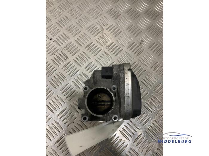 Gebruikte Gasklephuis Volkswagen Polo III (6N1) 1.4i 60 Prijs € 11,00 Margeregeling aangeboden door Autodemontagebedrijf Middelburg B.V