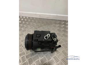 Gebruikte Pomp Airco Mercedes S (W220) 5.0 S-500 V8 24V Prijs € 70,00 Margeregeling aangeboden door Autodemontagebedrijf Middelburg B.V