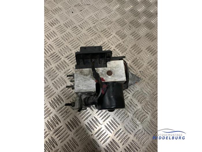 Gebruikte ABS Pomp Mercedes S (W220) 3.2 S-320 CDI 24V Prijs € 24,00 Margeregeling aangeboden door Autodemontagebedrijf Middelburg B.V