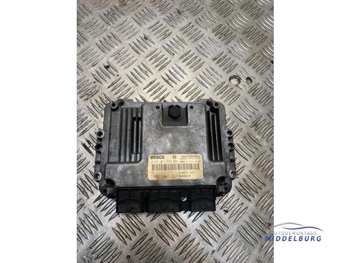 Gebruikte Computer Motormanagement Renault Megane II CC (EM) 1.9 dCi 115 Prijs € 19,00 Margeregeling aangeboden door Autodemontagebedrijf Middelburg B.V
