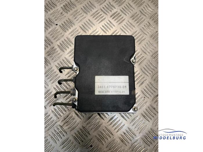 Gebruikte ABS Pomp BMW 5 serie (E60) 530d 24V Prijs € 29,00 Margeregeling aangeboden door Autodemontagebedrijf Middelburg B.V