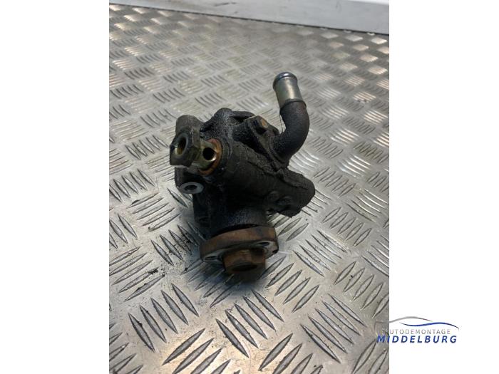 Gebruikte Servopomp Volkswagen Bora (1J2) 1.6 Prijs € 8,50 Margeregeling aangeboden door Autodemontagebedrijf Middelburg B.V