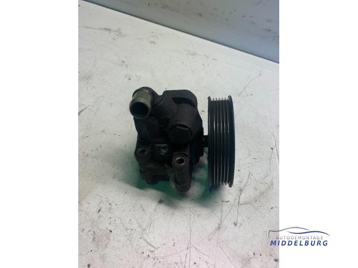 Gebruikte Pomp Servo Ford Ka I 1.3i Prijs € 25,00 Margeregeling aangeboden door Autodemontagebedrijf Middelburg B.V