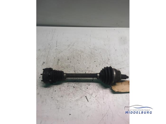 Gebruikte Aandrijfas links-voor Seat Ibiza III (6L1) 1.4 TDI 70 Prijs € 14,00 Margeregeling aangeboden door Autodemontagebedrijf Middelburg B.V