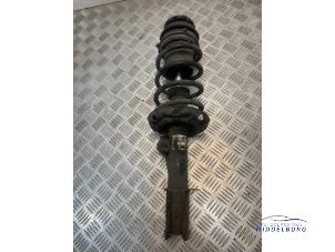 Gebruikte Mac Phersonpoot rechts-voor Opel Corsa C (F08/68) 1.3 CDTi 16V Prijs € 16,00 Margeregeling aangeboden door Autodemontagebedrijf Middelburg B.V