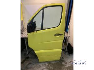 Gebruikte Deur 2Deurs links Mercedes Sprinter 3,5t (906.63) 319 CDI,BlueTEC V6 24V Prijs € 89,00 Margeregeling aangeboden door Autodemontagebedrijf Middelburg B.V