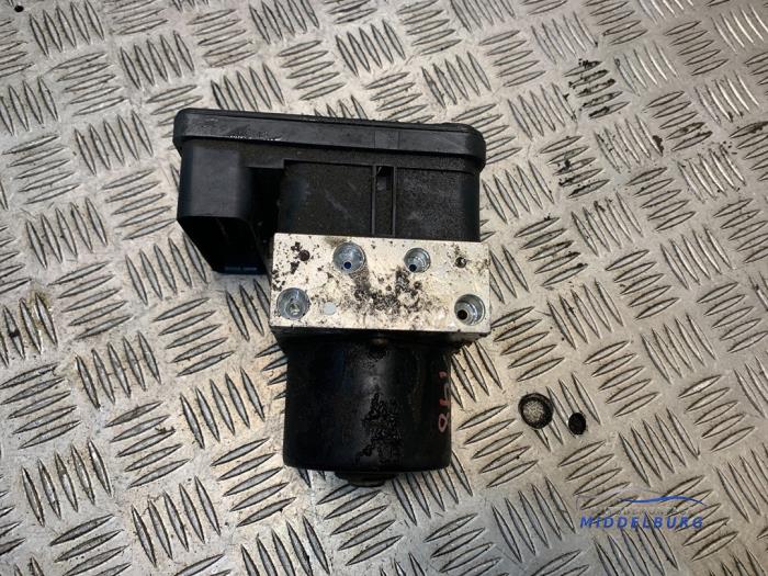 Gebruikte ABS Pomp Volvo V50 (MW) 2.4 20V Prijs € 39,00 Margeregeling aangeboden door Autodemontagebedrijf Middelburg B.V