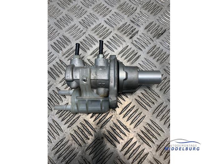 Gebruikte Hoofdremcilinder Opel Corsa E 1.4 16V Prijs € 45,00 Margeregeling aangeboden door Autodemontagebedrijf Middelburg B.V