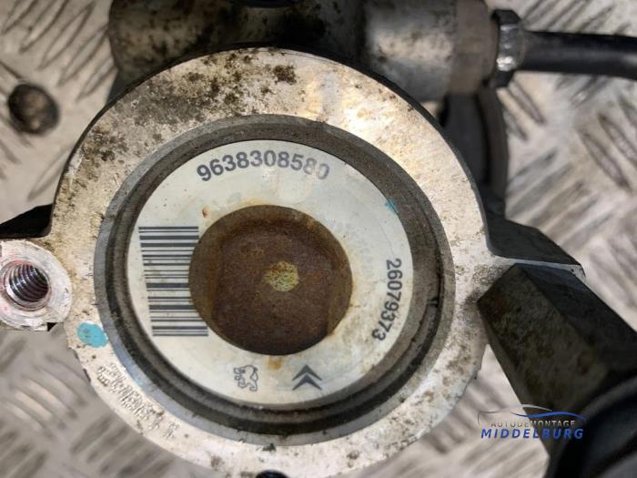 Gebruikte Servopomp Citroen Berlingo 2.0 HDi 90 Prijs € 29,00 Margeregeling aangeboden door Autodemontagebedrijf Middelburg B.V