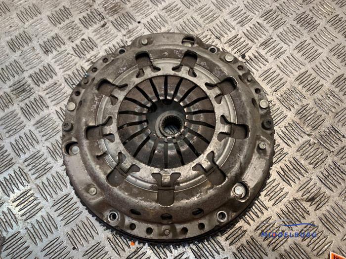 Gebruikte Vliegwiel dubbele massa Volvo V50 (MW) 2.4 20V Prijs € 73,00 Margeregeling aangeboden door Autodemontagebedrijf Middelburg B.V