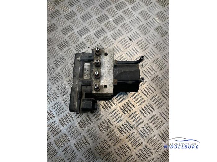 Gebruikte ABS Pomp Mercedes Vito (639.6) 2.2 110 CDI 16V Euro 5 Prijs € 89,00 Margeregeling aangeboden door Autodemontagebedrijf Middelburg B.V
