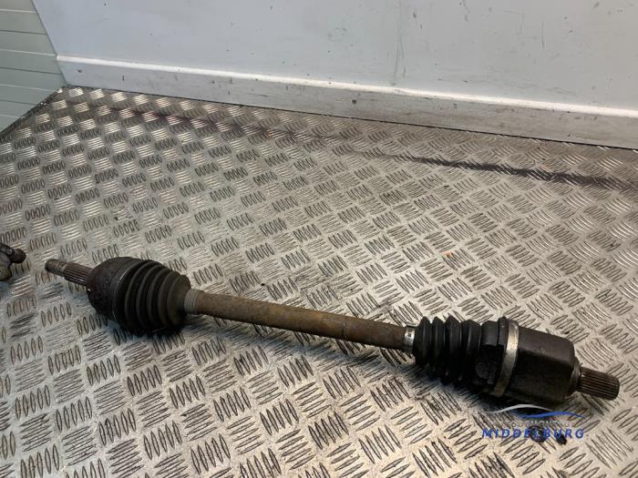 Gebruikte Steekas links-voor Renault Megane II (BM/CM) 2.0 16V Prijs € 45,00 Margeregeling aangeboden door Autodemontagebedrijf Middelburg B.V