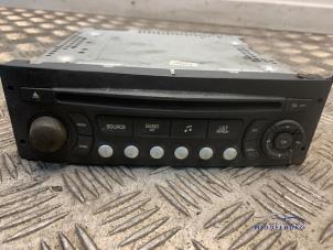 Gebruikte Radio Citroen Jumpy (G9) 2.0 HDI 120 16V Prijs € 24,00 Margeregeling aangeboden door Autodemontagebedrijf Middelburg B.V