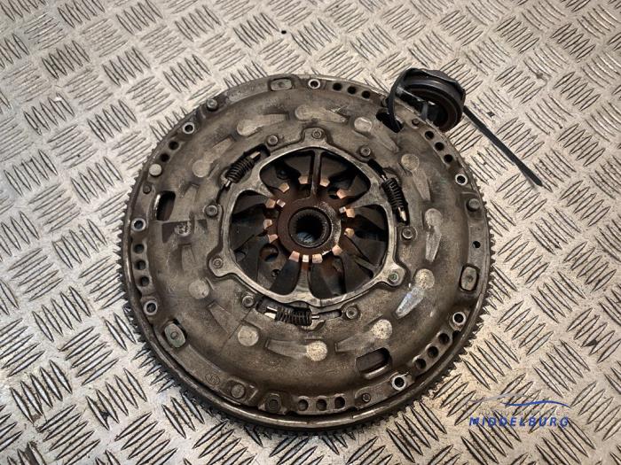 Gebruikte Vliegwiel dubbele massa Seat Toledo (5P2) 2.0 FSI 16V Prijs € 68,00 Margeregeling aangeboden door Autodemontagebedrijf Middelburg B.V