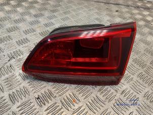Gebruikte Achterlicht rechts Volkswagen Golf VII Variant (AUVV) 1.6 TDI BlueMotion 16V Prijs € 24,00 Margeregeling aangeboden door Autodemontagebedrijf Middelburg B.V