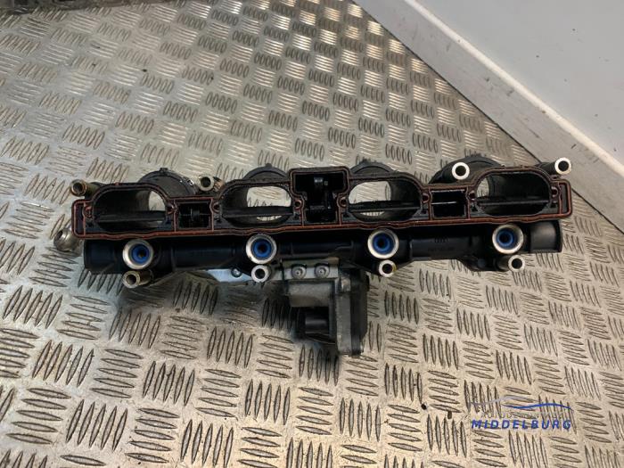 Wervelklep van een Seat Toledo (5P2) 2.0 FSI 16V 2004