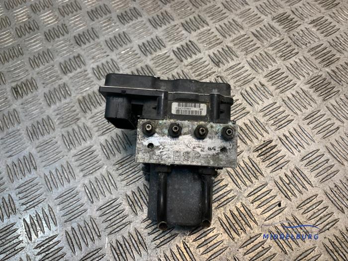 Gebruikte ABS Pomp Audi A6 (C6) 2.4 V6 24V Prijs € 150,00 Margeregeling aangeboden door Autodemontagebedrijf Middelburg B.V