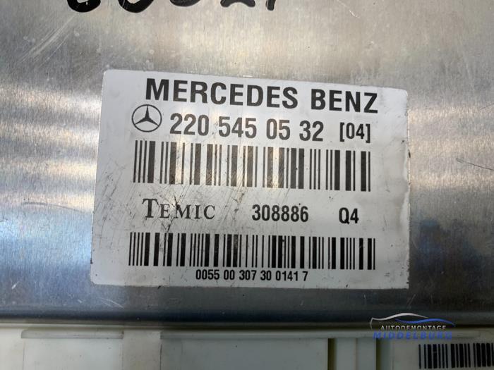 Luchtvering module van een Mercedes-Benz S (W220) 3.2 S-320 CDI 24V 2003