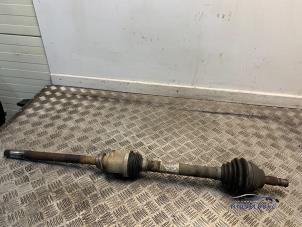 Gebruikte Aandrijfas rechts-voor Citroen Berlingo 1.6 BlueHDI 120 Prijs € 24,00 Margeregeling aangeboden door Autodemontagebedrijf Middelburg B.V