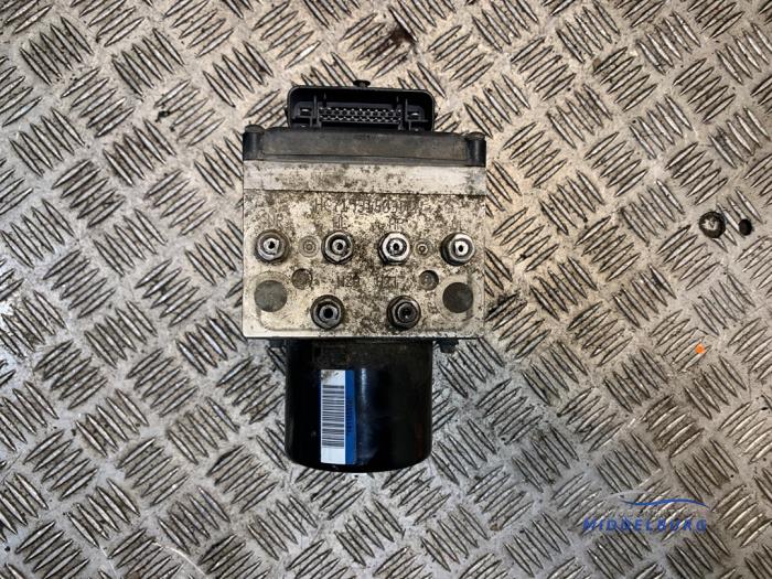 Gebruikte ABS Pomp Volkswagen Passat Variant (3C5) 2.0 FSI 16V Prijs € 39,00 Margeregeling aangeboden door Autodemontagebedrijf Middelburg B.V