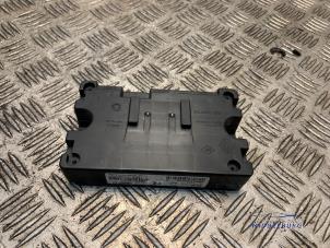 Gebruikte Radio module Renault Megane III Grandtour (KZ) 1.4 16V TCe 130 Prijs € 20,00 Margeregeling aangeboden door Autodemontagebedrijf Middelburg B.V